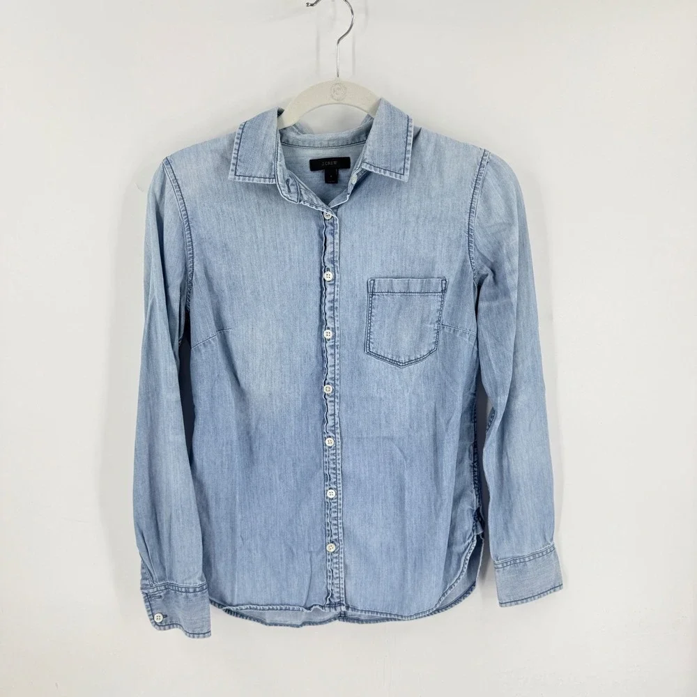 J. Crew Denim Button Down Shirt Light Wash Size 2 Classic Chambray Cotton Top